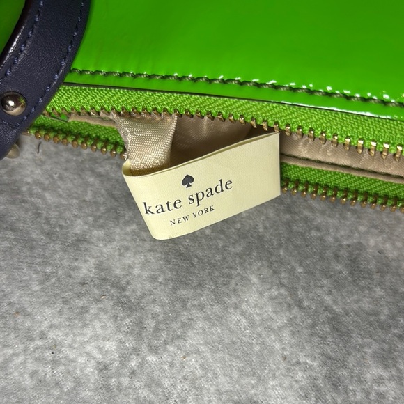 Kate Spade Lime Green Patent Crossbody Storybook Lining EUC - Picture 9 of 10
